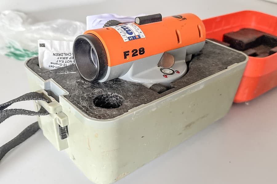 Nivelliergerät Nedo F28